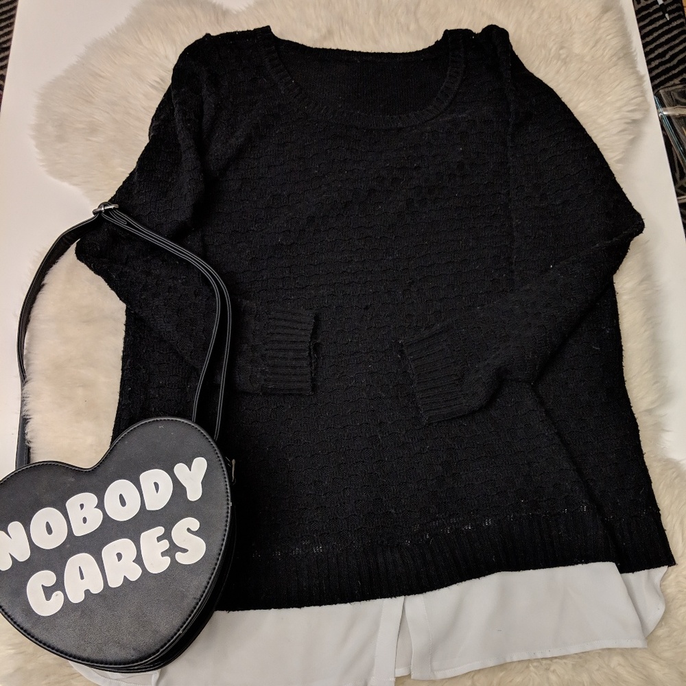 ‼️☑️SOLD☑️‼️Black and white Twofer Sweater Tunic